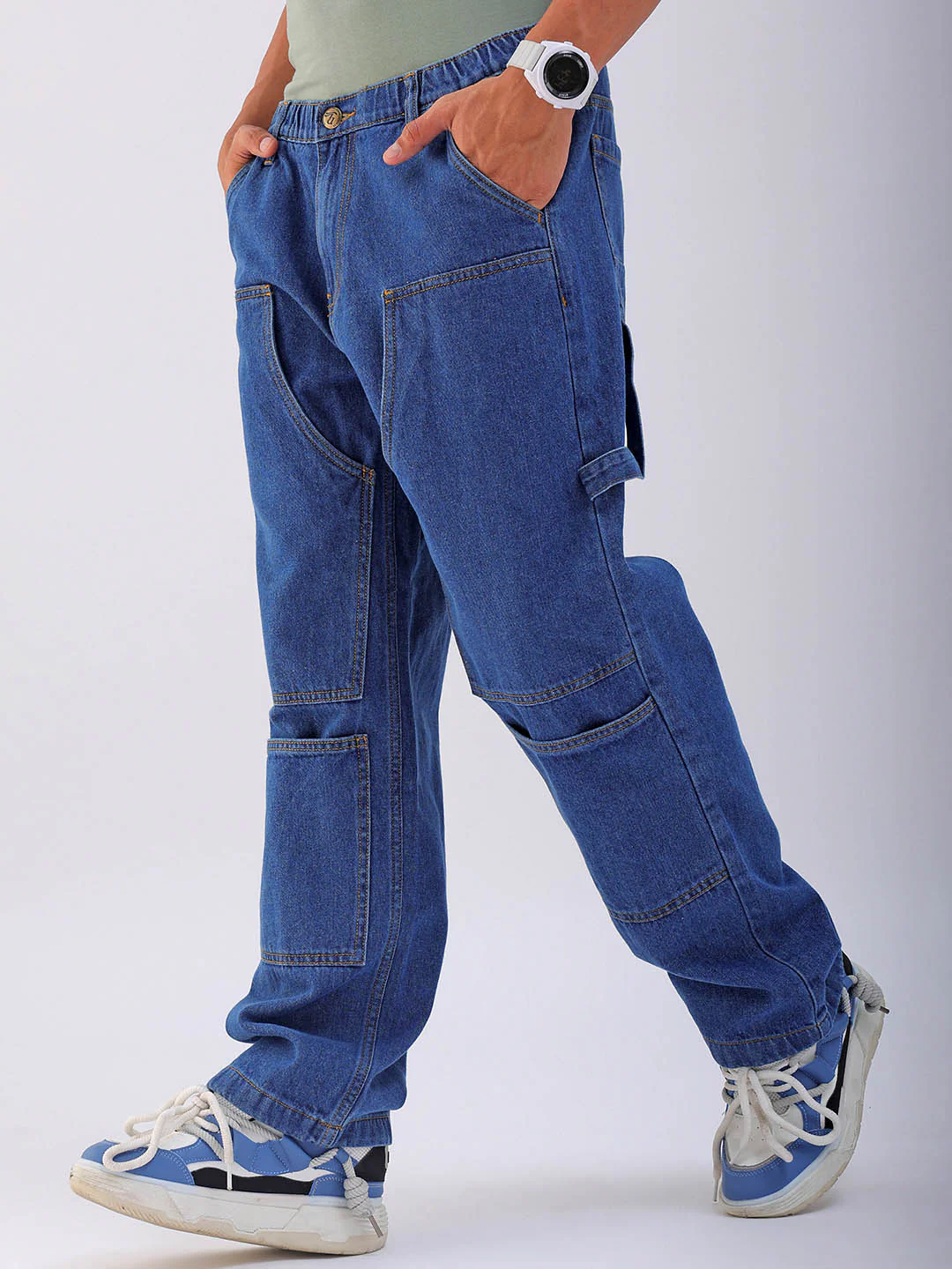 Men's Blue Relaxed Fit Solid Utility Jeans - Image 4