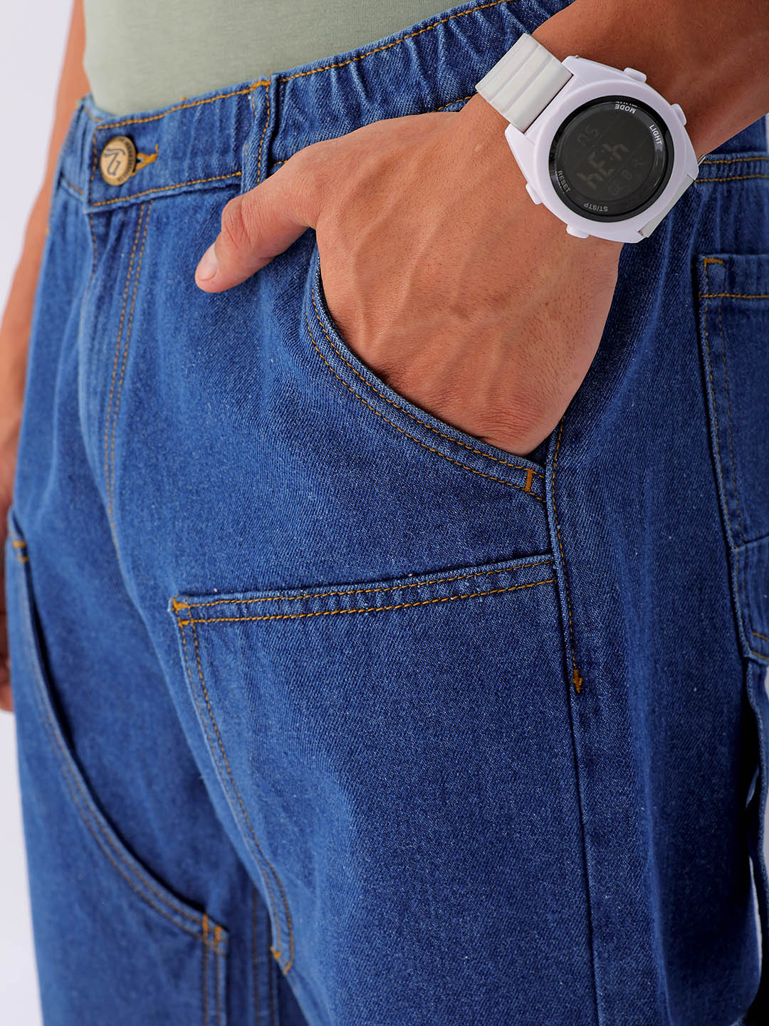 Men's Blue Relaxed Fit Solid Utility Jeans - Image 7