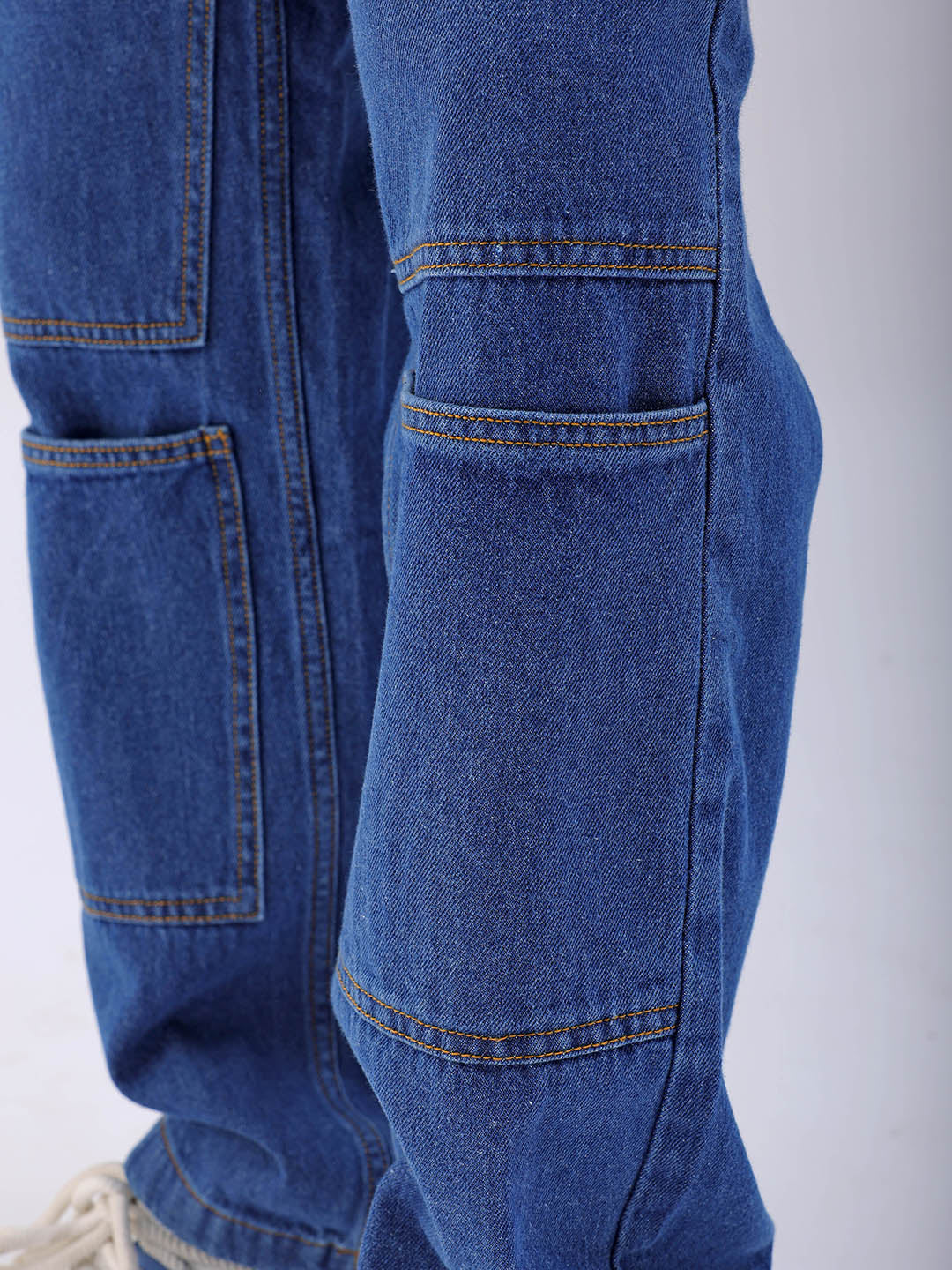 Men's Blue Relaxed Fit Solid Utility Jeans - Image 9