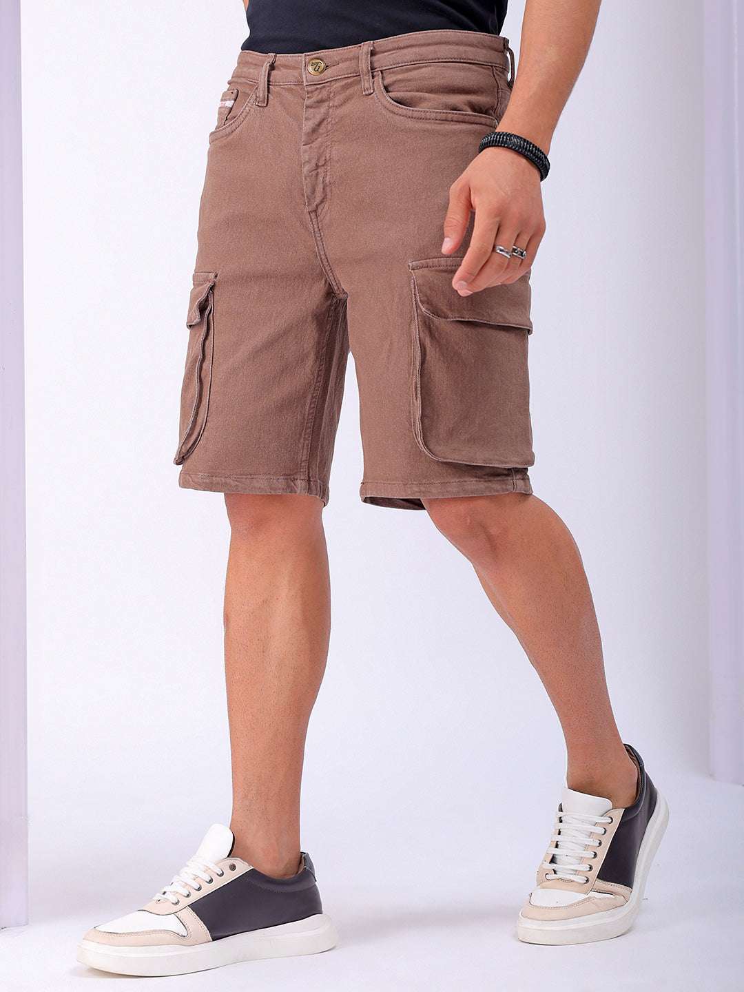 Men's Solid Relaxed Fit Cargo Shorts - Image 3