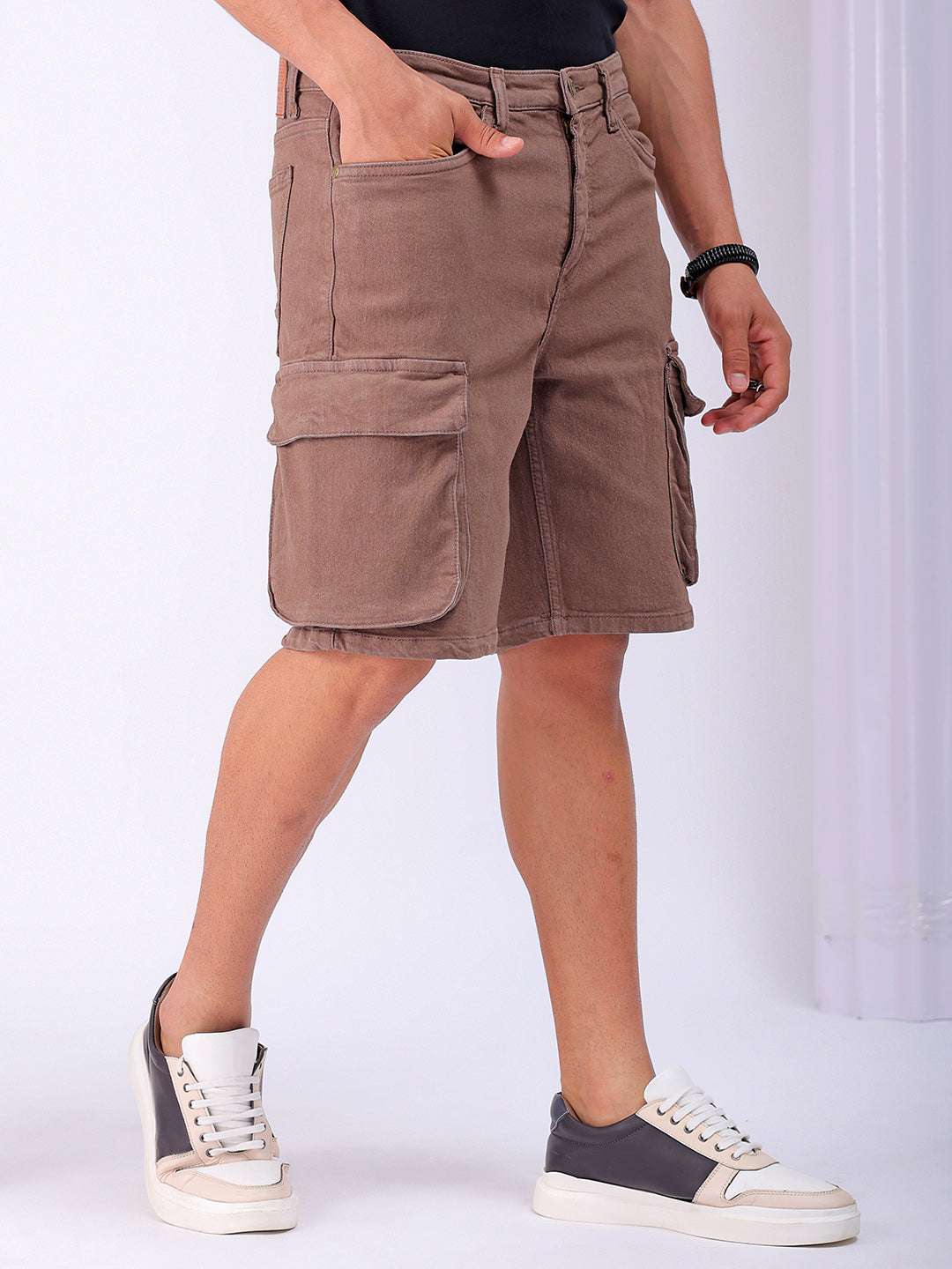 Men's Solid Relaxed Fit Cargo Shorts - Image 4