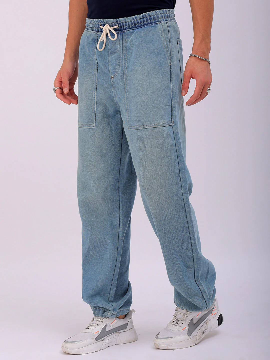 Men's Blue Relaxed Fit Solid Utility Jeans - Image 4