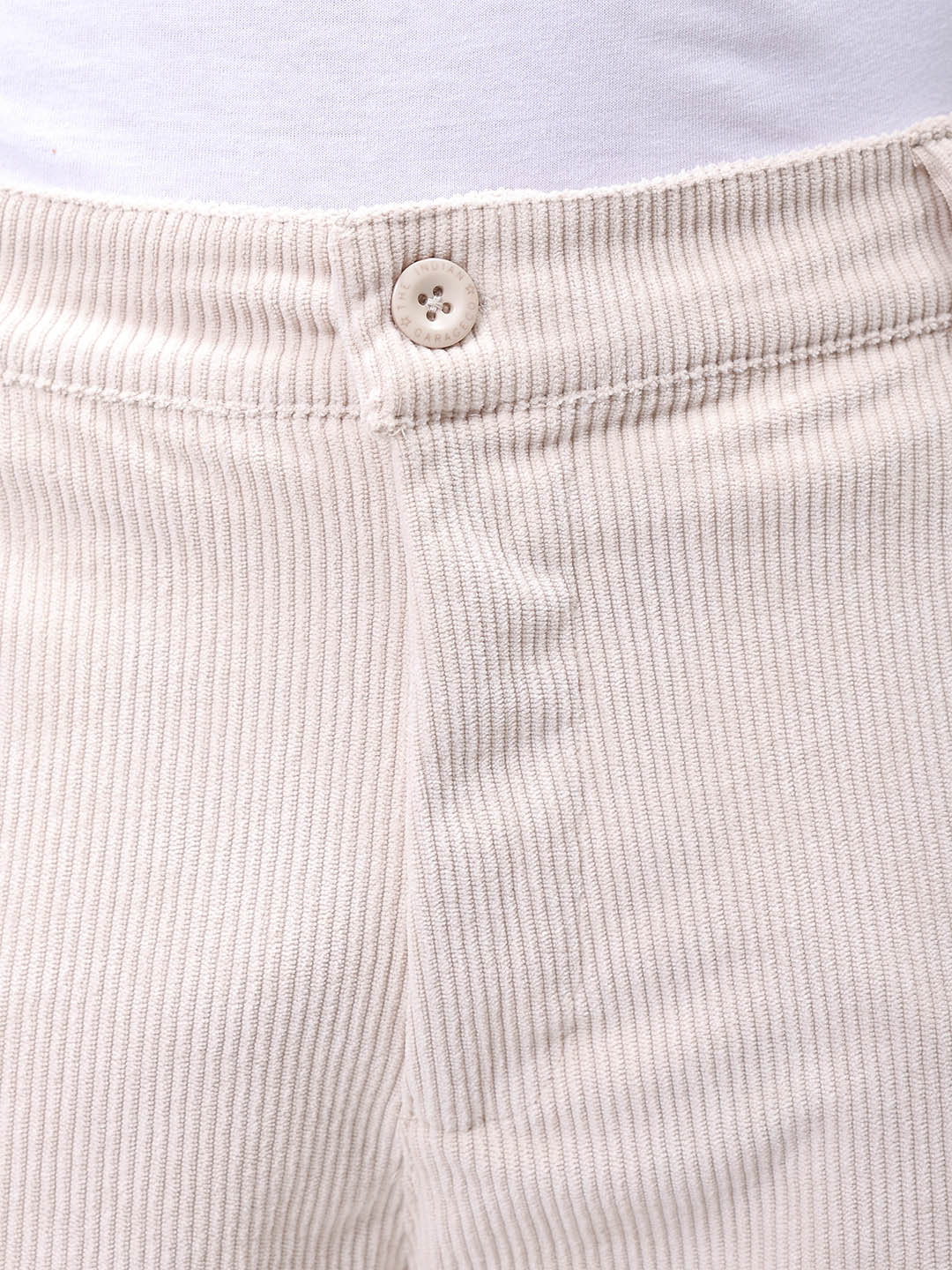 Men's Off White Baggy Fit Textured Utility Cargo - Image 6