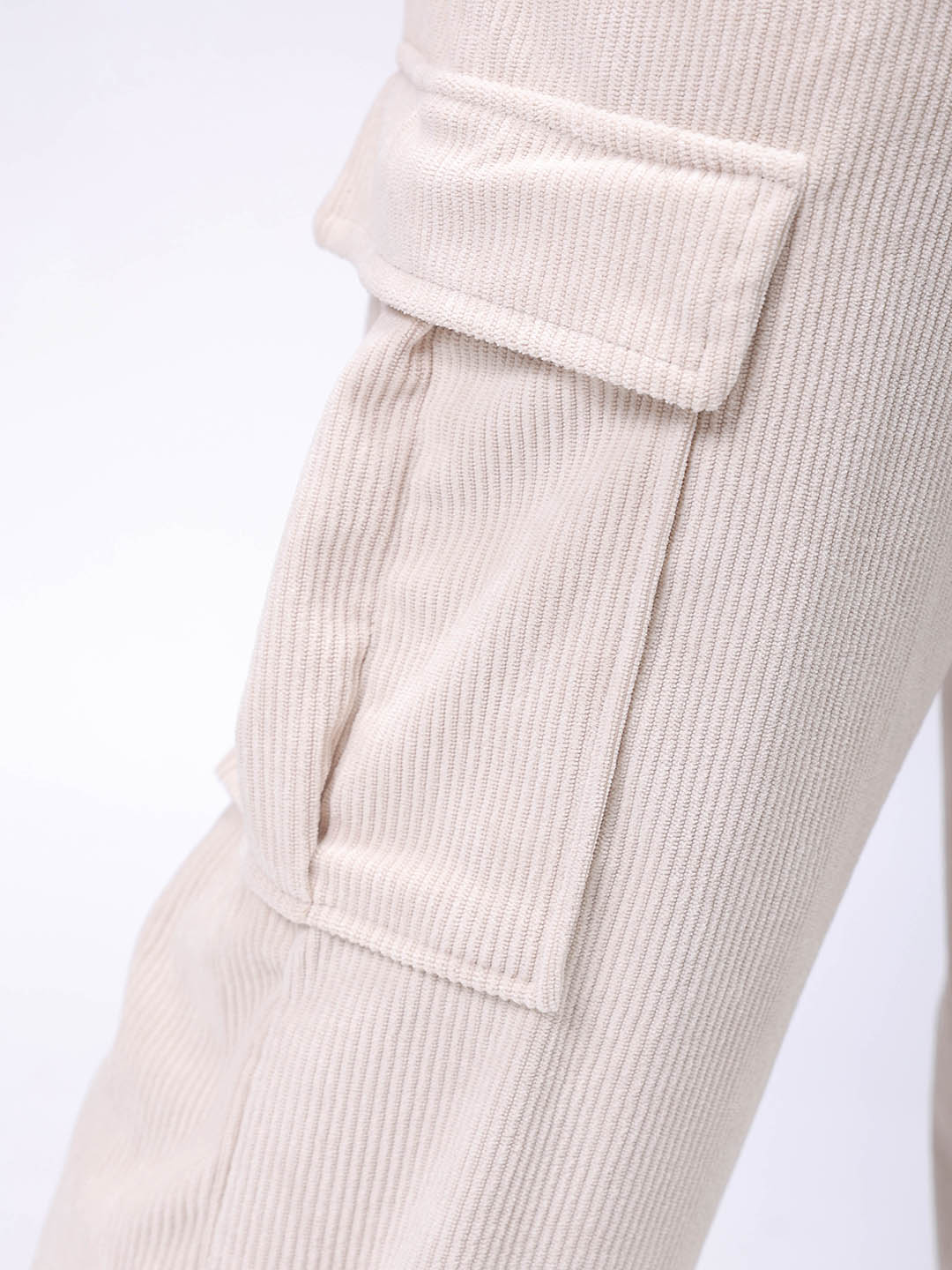 Men's Off White Baggy Fit Textured Utility Cargo - Image 8