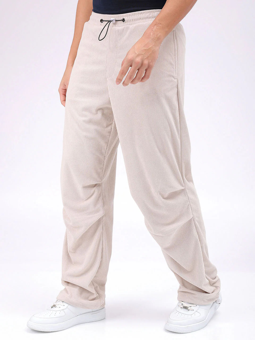 Men's Off White Baggy Fit Textured Athletic  Jogger - Image 4