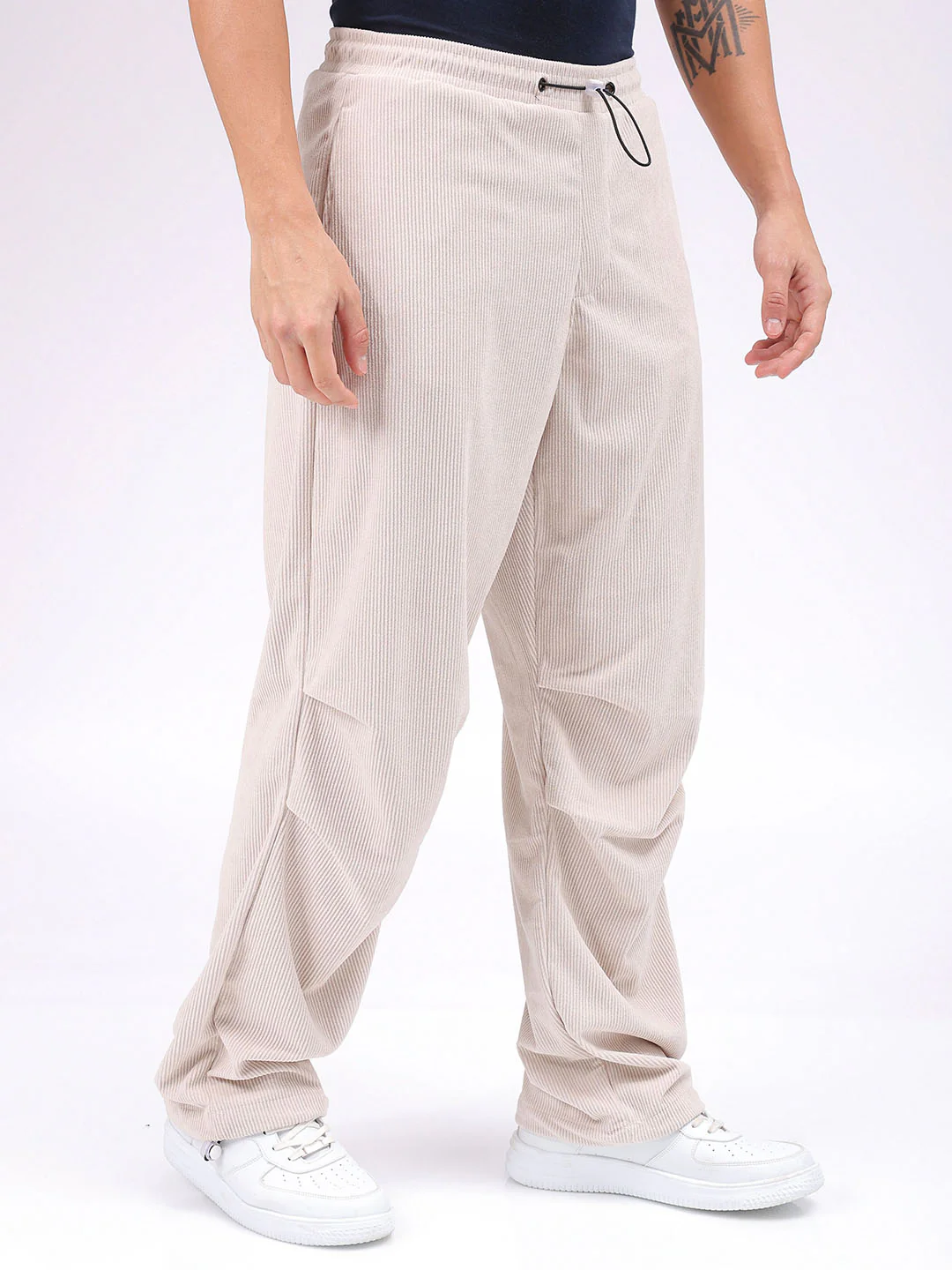 Men's Off White Baggy Fit Textured Athletic  Jogger - Image 5