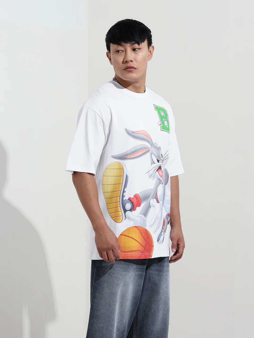 Men's White Boxy Fit Bugs Bunny Character Merchandise T-Shirt - Image 4