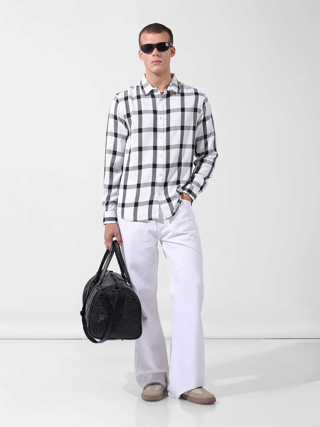 Men's White Regular Fit Checked Casual Shirt - Image 9