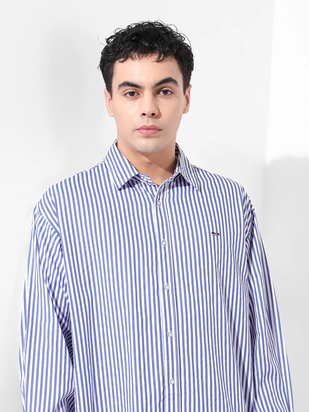 Men's White Oversized Fit Striped Street Wear Shirt - Image 4