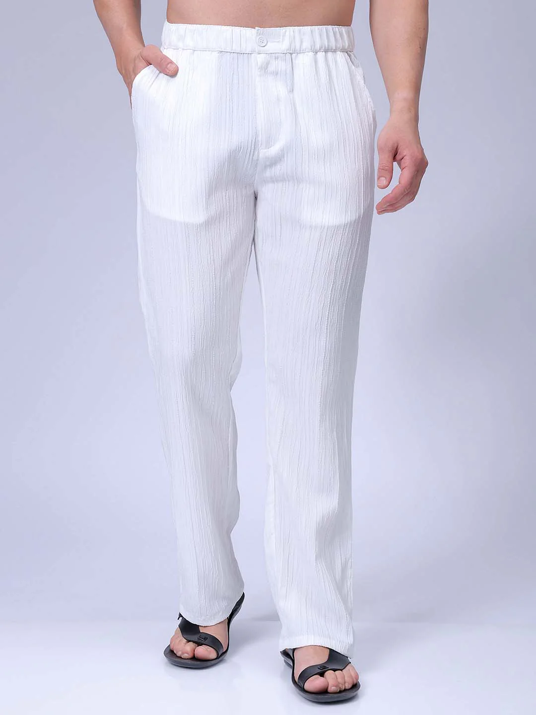 Men's White Loose Fit Textured Resort Wear Trouser - Image 2