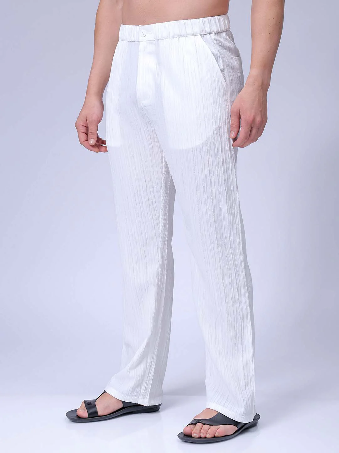 Men's White Loose Fit Textured Resort Wear Trouser - Image 3