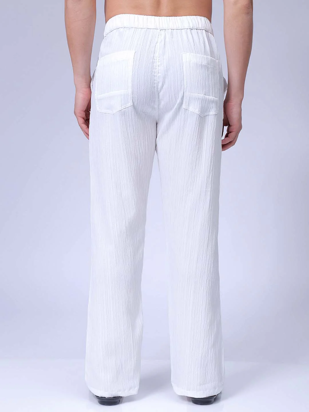 Men's White Loose Fit Textured Resort Wear Trouser - Image 6
