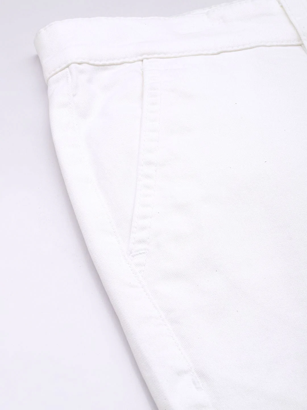 Men's White Regular Fit Solid Casual Shorts - Image 5