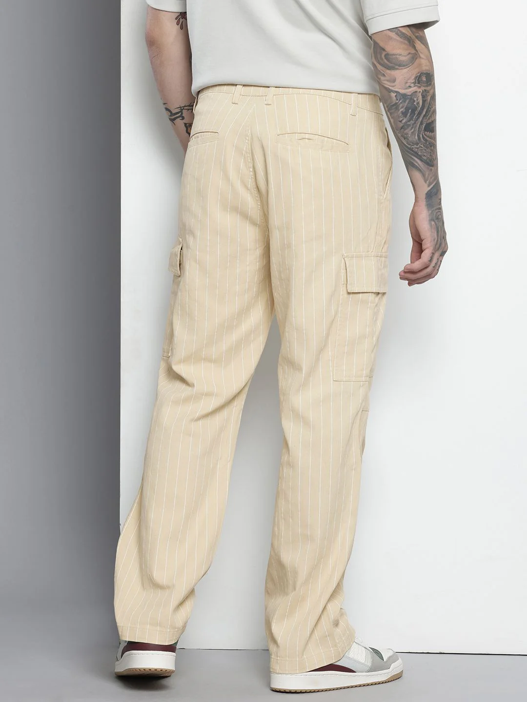Men's Cream Relaxed Fit Geometric Print Utility Cargo - Image 4