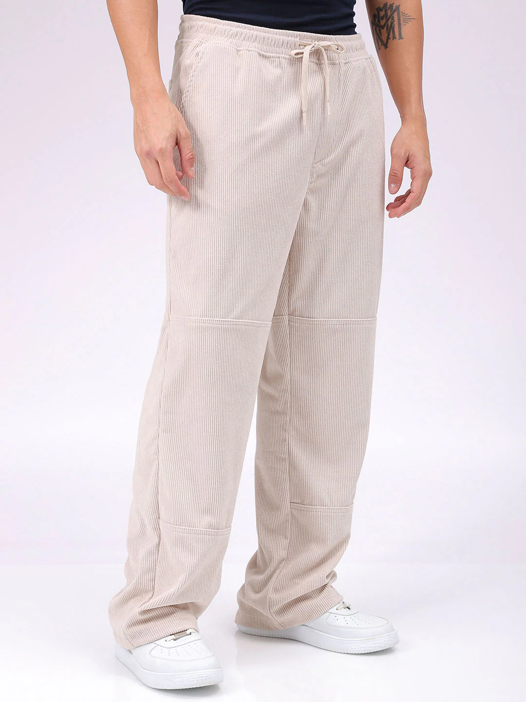 Men's Off White Relaxed Fit Solid Athletic  Jogger - Image 4