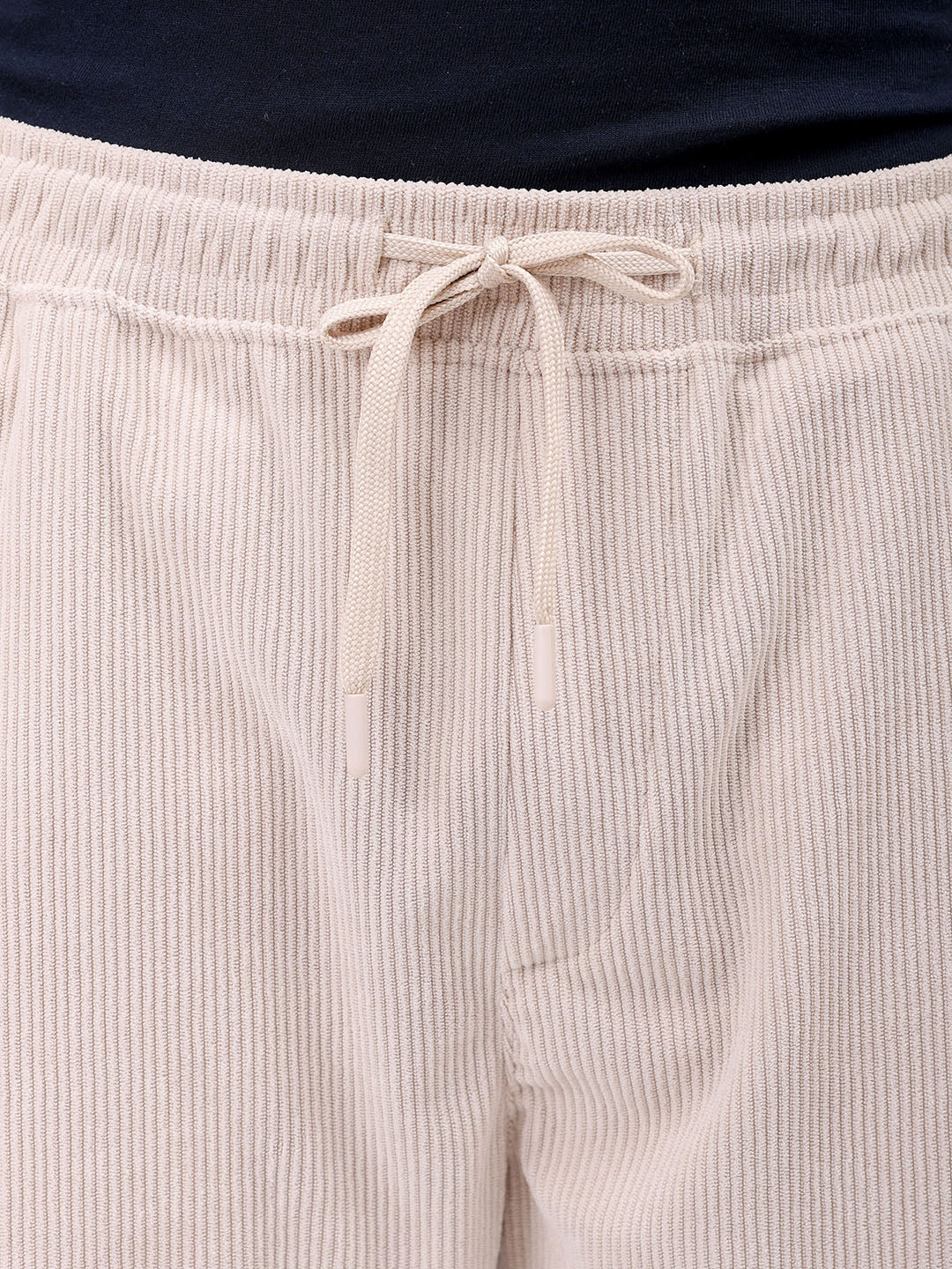 Men's Off White Relaxed Fit Solid Athletic  Jogger - Image 6