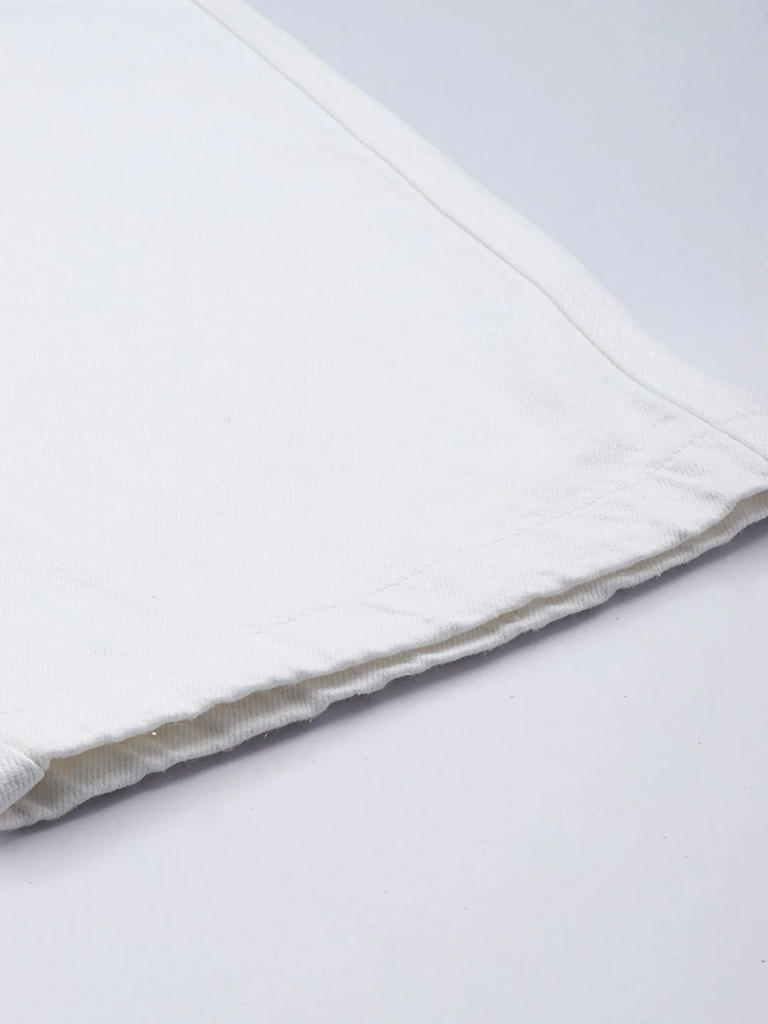 Men's White Relaxed Fit Solid Utility Jeans - Image 7