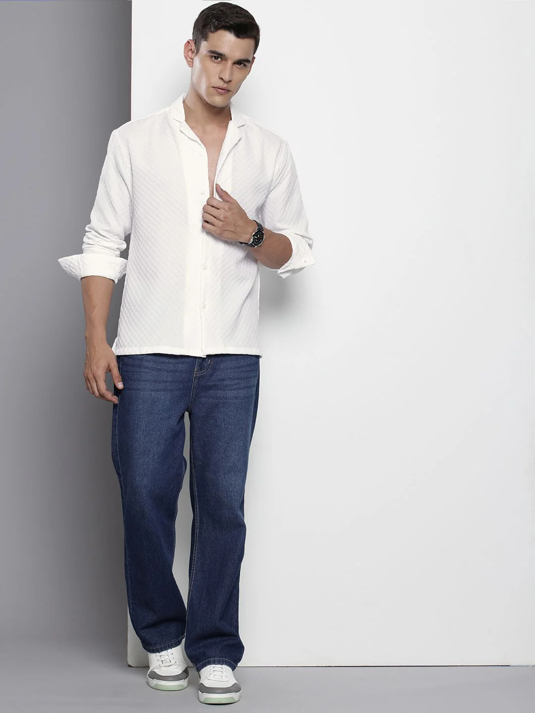 Men's White Relaxed Fit Solid Textured Shirt - Image 3