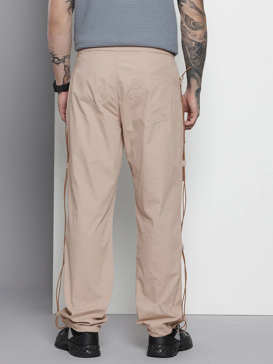 Men's White Relaxed Fit Solid Utility Jogger - Image 3