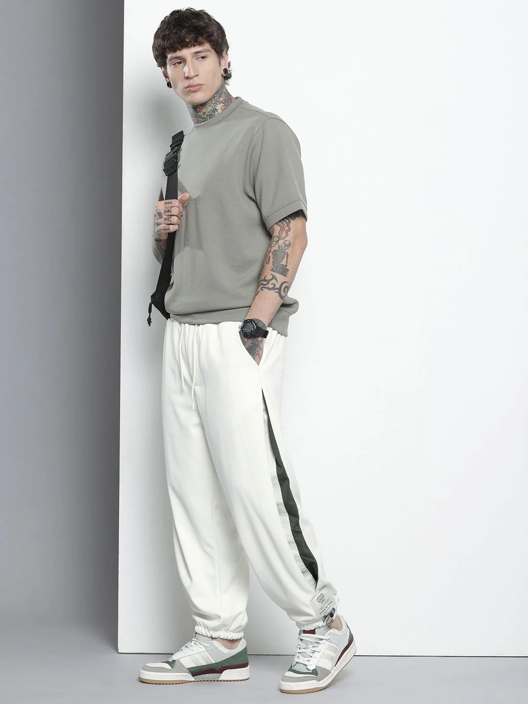 Men's White Loose Fit Textured Street Wear Jogger - Image 3