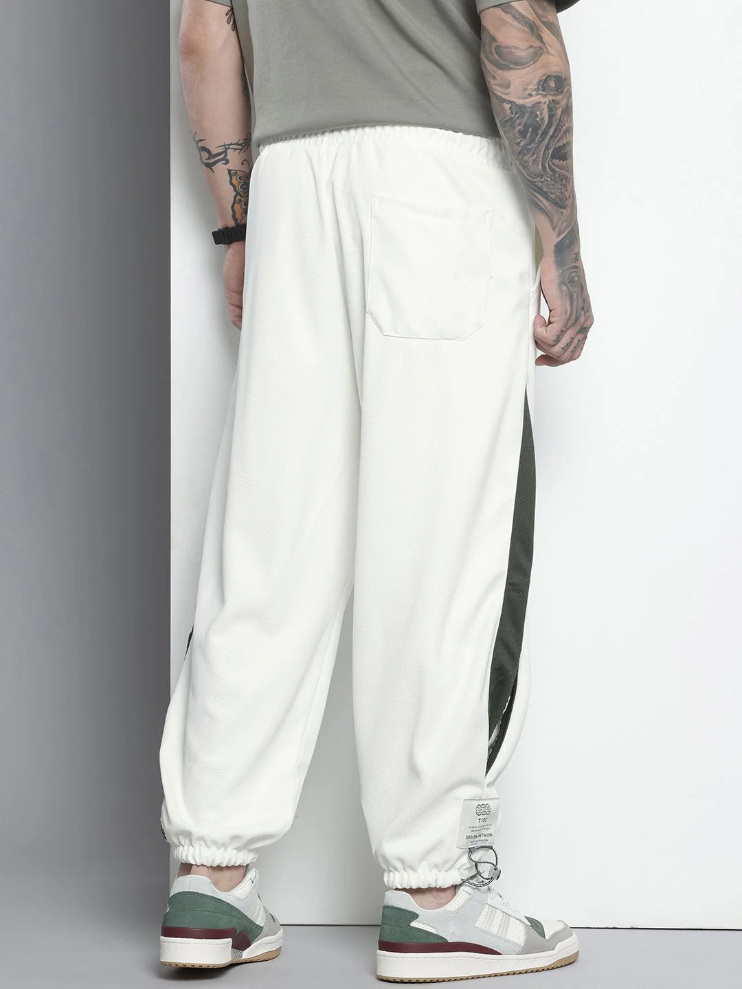 Men's White Loose Fit Textured Street Wear Jogger - Image 4