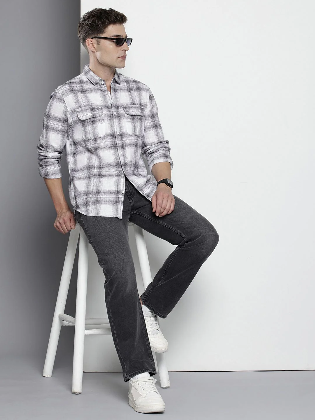 Men's White Slim Fit Checked Casual Shirt - Image 3