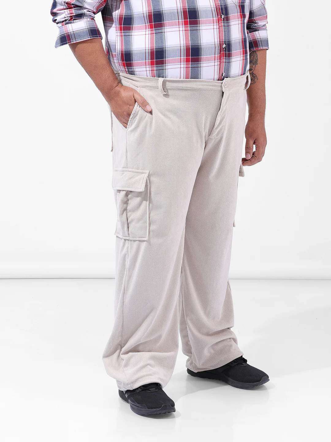 Men's Off White Loose Cargo Utility Joggers - Image 3