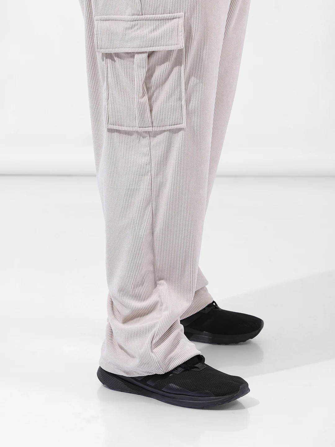 Men's Off White Loose Cargo Utility Joggers - Image 6