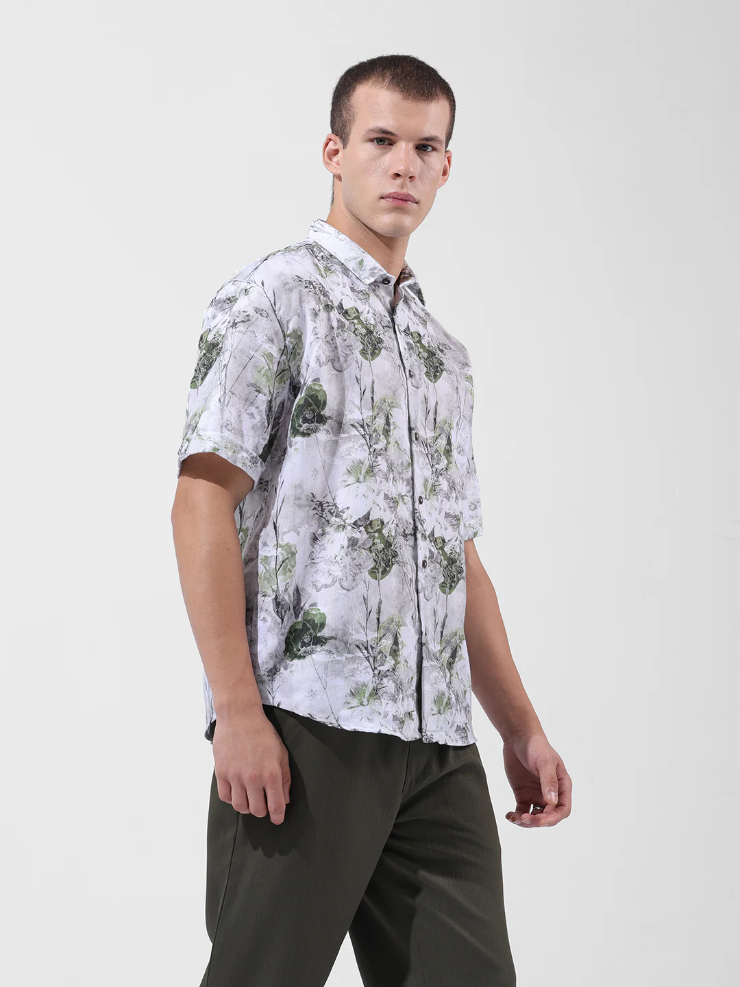 Men's White Relaxed Fit Solid Resort Wear Shirt - Image 3