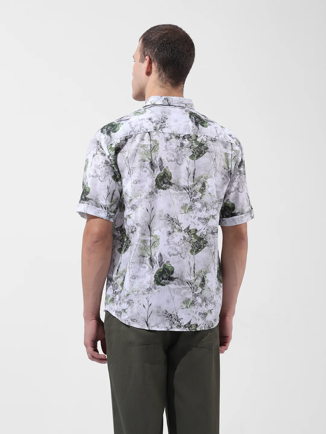 Men's White Relaxed Fit Solid Resort Wear Shirt - Image 4