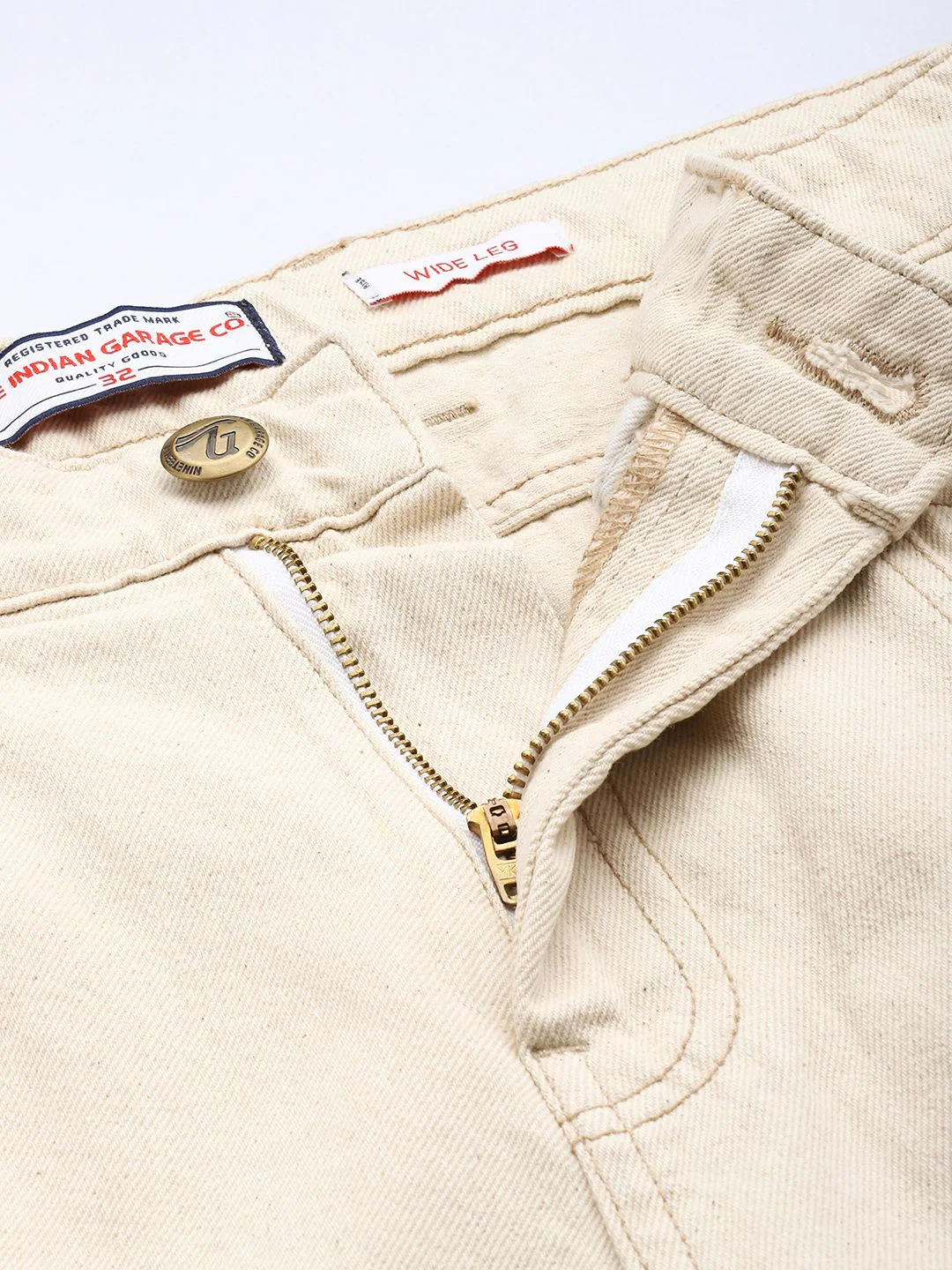Men's Off White Wide Leg Fit Solid Utility Jeans - Image 5